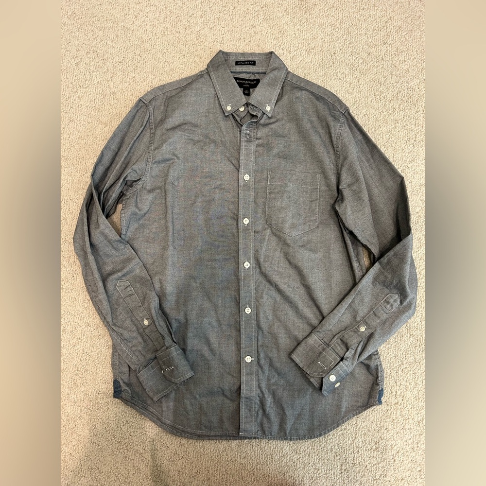 Banana Republic Gray Chambray Button-Down Shirt